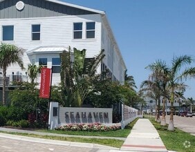 Building Photo - 1620 Seahaven Dr