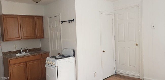 Building Photo - Studio, 1 bath  - 113 E Cross St