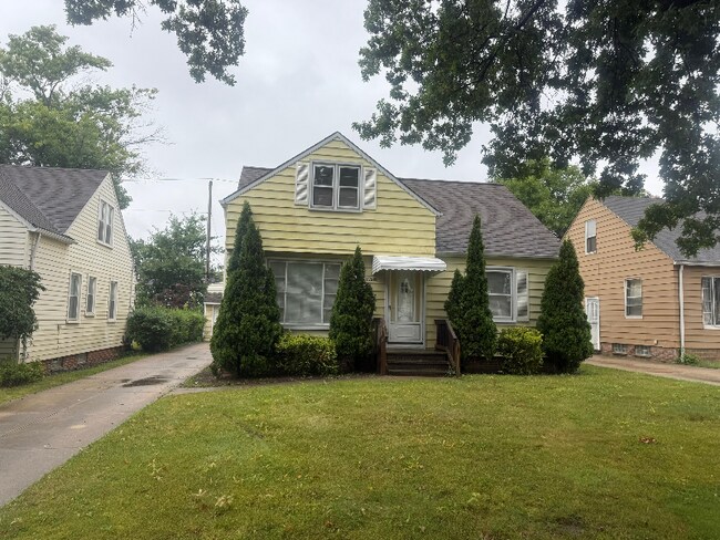 Foto del edificio - 13583 Shady Oak Blvd
