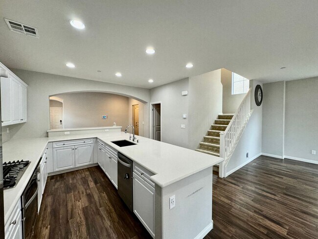 Foto del edificio - Cadence Home For Rent! City/Strip View, Roof Top Sky Deck!