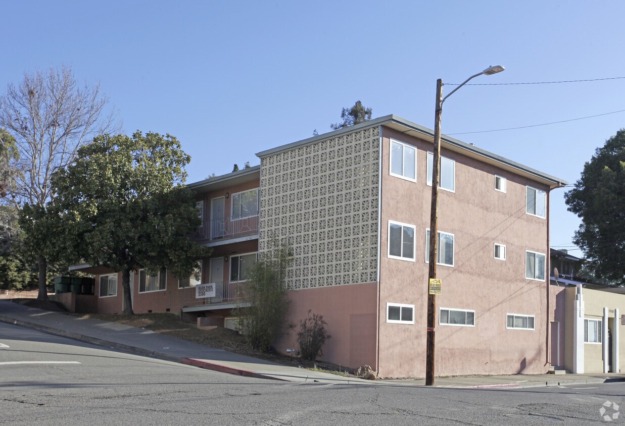 Primary Photo - 1500 MacArthur Blvd
