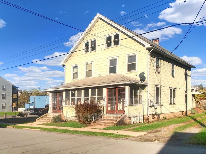 Primary Photo - 132 Broad St