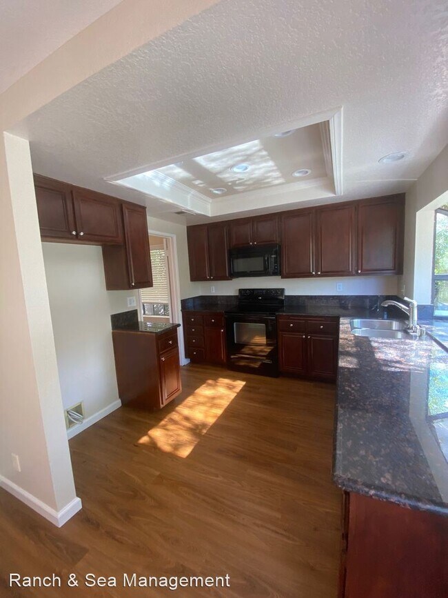 Building Photo - 4 br, 2.5 bath House - 9754 Caminito Mojado