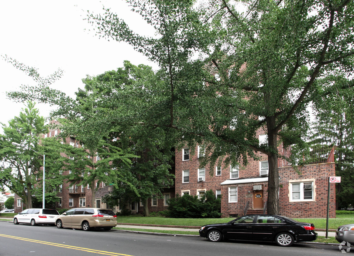 Building Photo - 1819 Avenue L