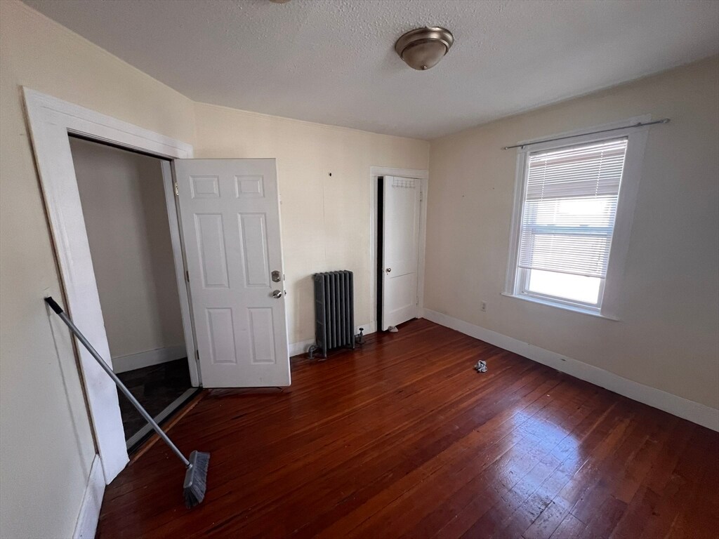 Primary Photo - 4 Glenway St