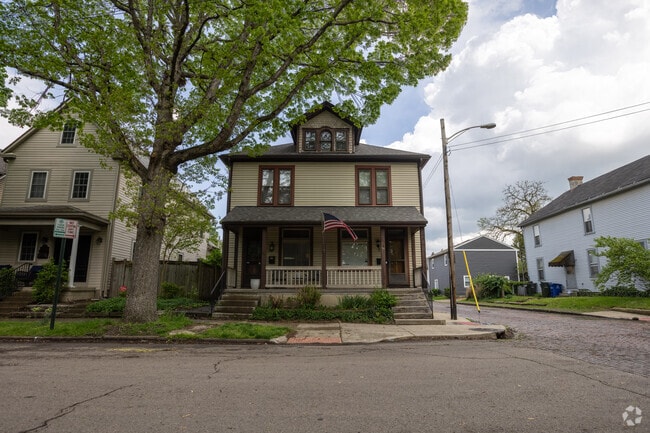 Building Photo - 796 Ebner St