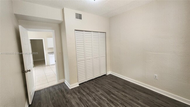 Foto del edificio - 829 SW 3rd St