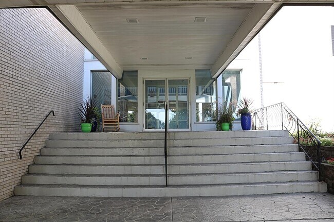 Building Photo - 8750 Harrison Ave