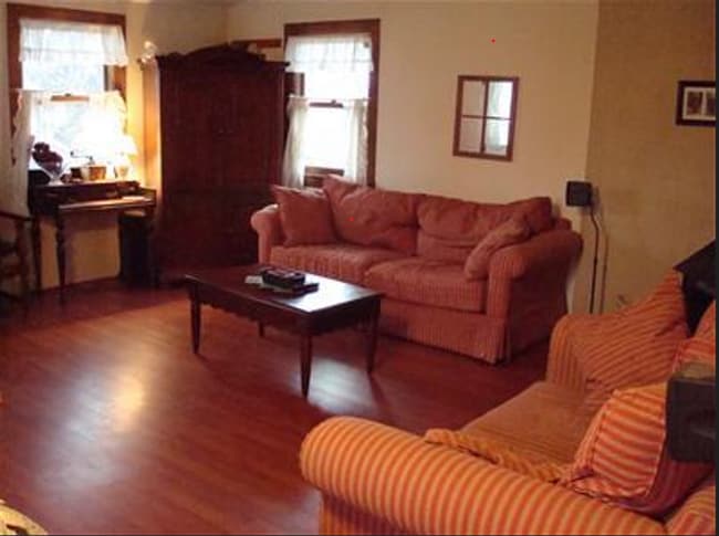 Foto del edificio - 8312 Lake Ave