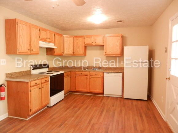 Building Photo - 609 Post Oak Rd