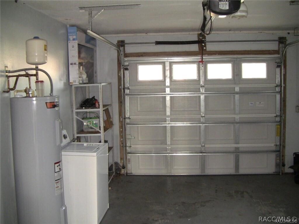 Building Photo - 9513 E Village Green Cir