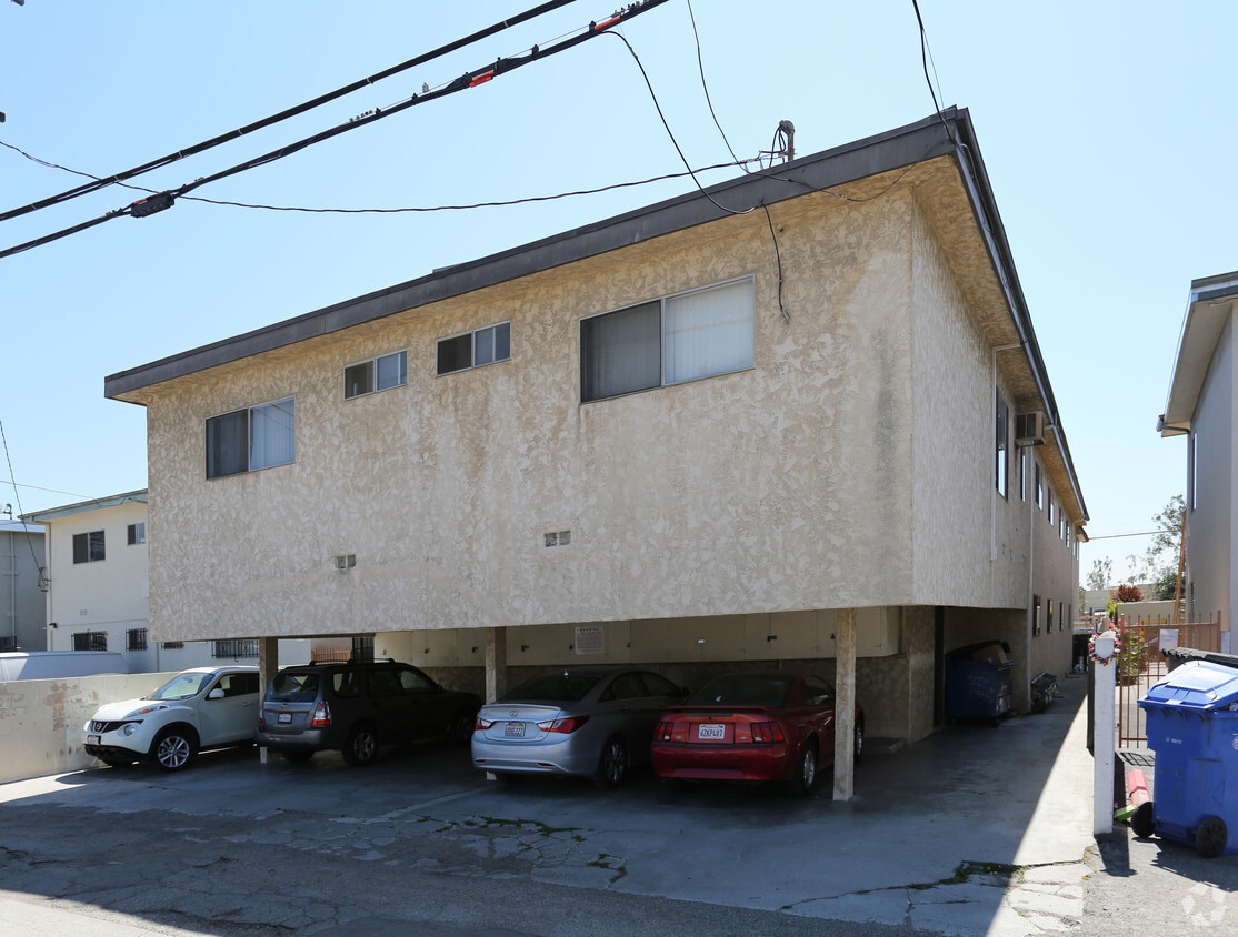 Building Photo - 12105 Pacific Ave