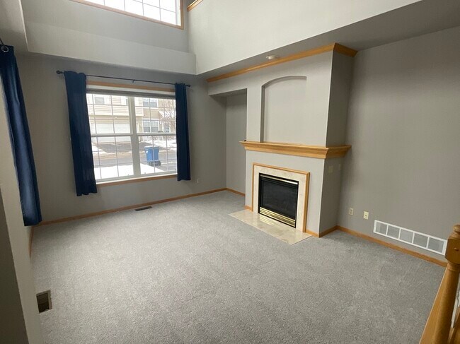 Building Photo - 11876 85th Plz N