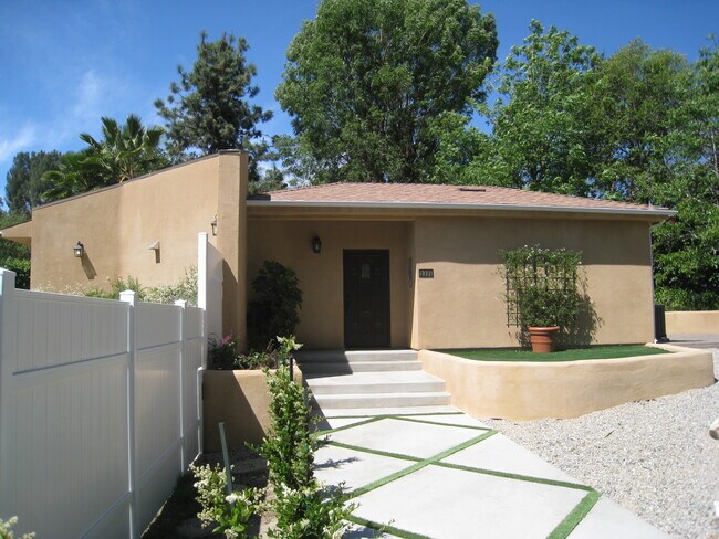 Building Photo - 5371 Topeka Dr