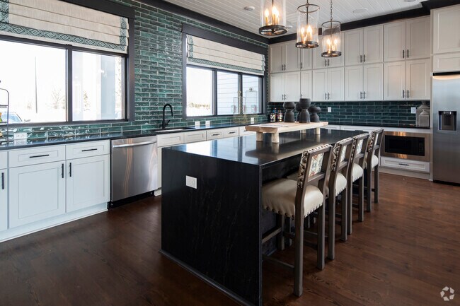 Casa club - Ovation at Town Madison