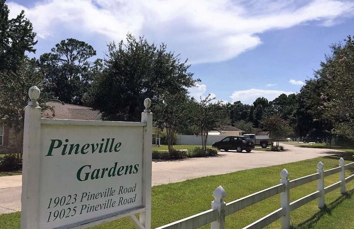 Primary Photo - Pineville Gardens