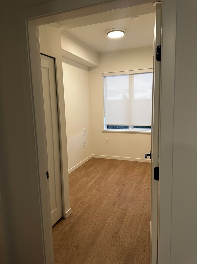 Building Photo - 1807 Larch St