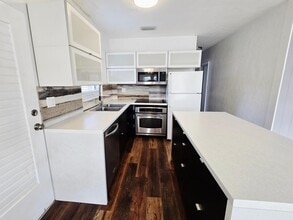 Building Photo - 2174 NE 181st St