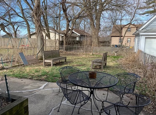 Building Photo - 1224 47th St