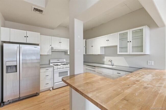 Foto del edificio - 248 Depew Ave