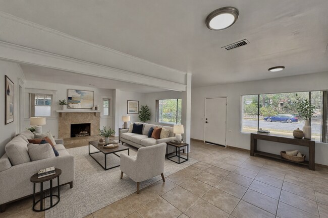 Foto del edificio - 1554 E Woodbury Rd