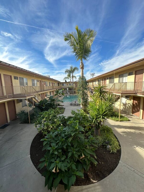 Building Photo - 5519 Laurel Canyon Blvd
