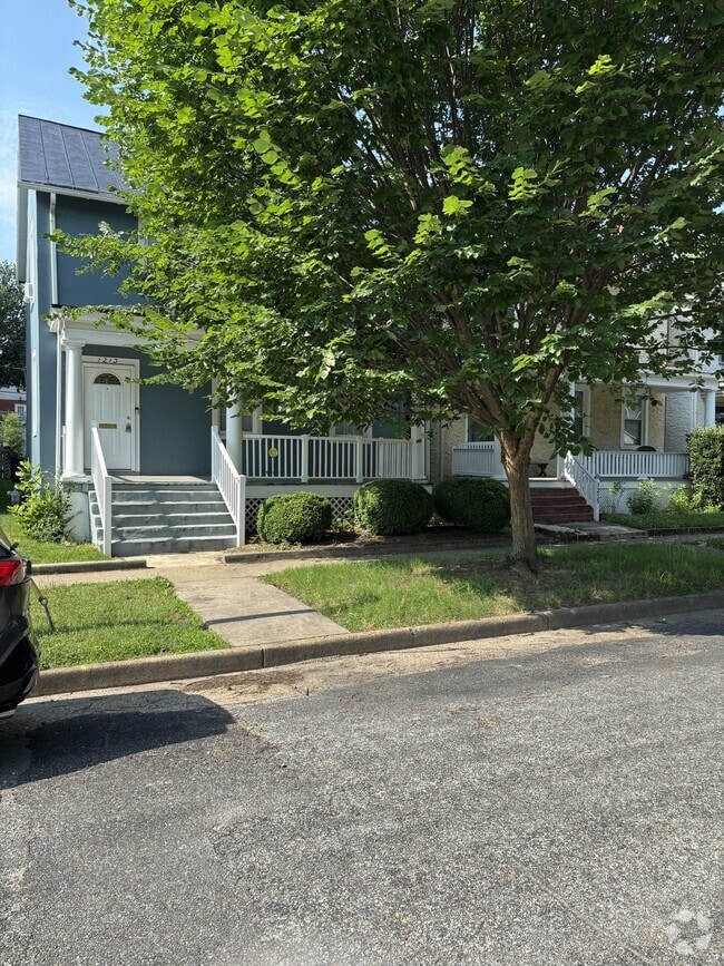 Building Photo - 1213 Dubois Ave