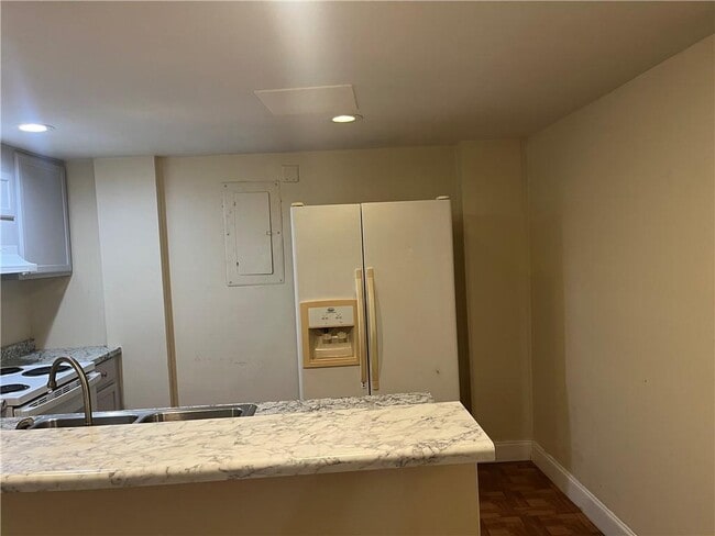 Building Photo - 416 Barbashela Dr