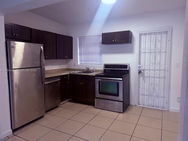Building Photo - 590 NW 46th St