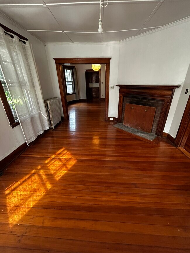Foto del edificio - 215 Crescent St