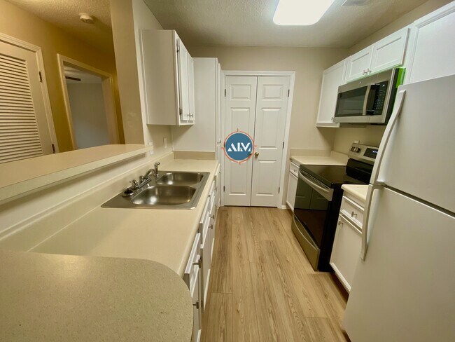 Building Photo - 50 Pebble Beach Cv