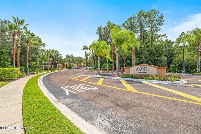 Foto del edificio - 3591 Kernan Blvd S