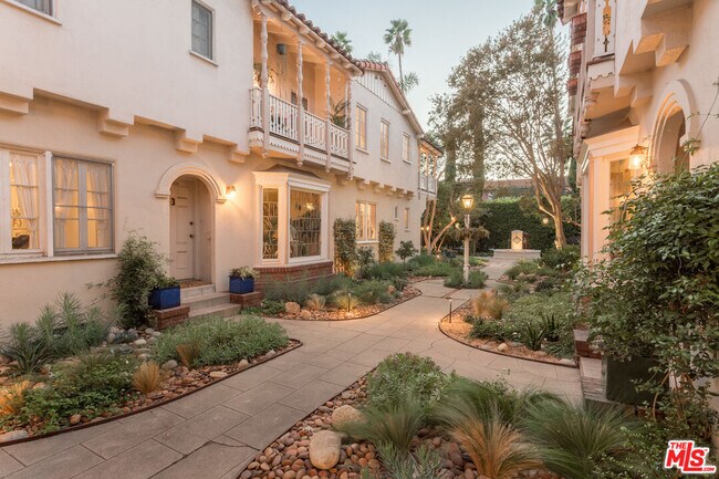 Foto del edificio - 1930 Rodney Dr