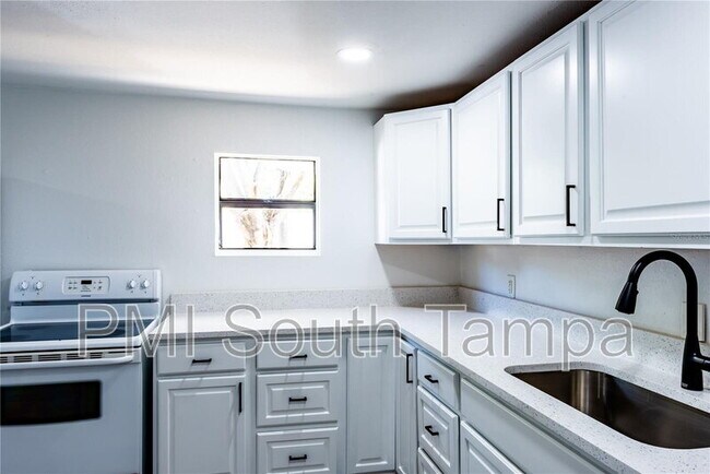 Foto del edificio - 3402 W Van Buren Dr