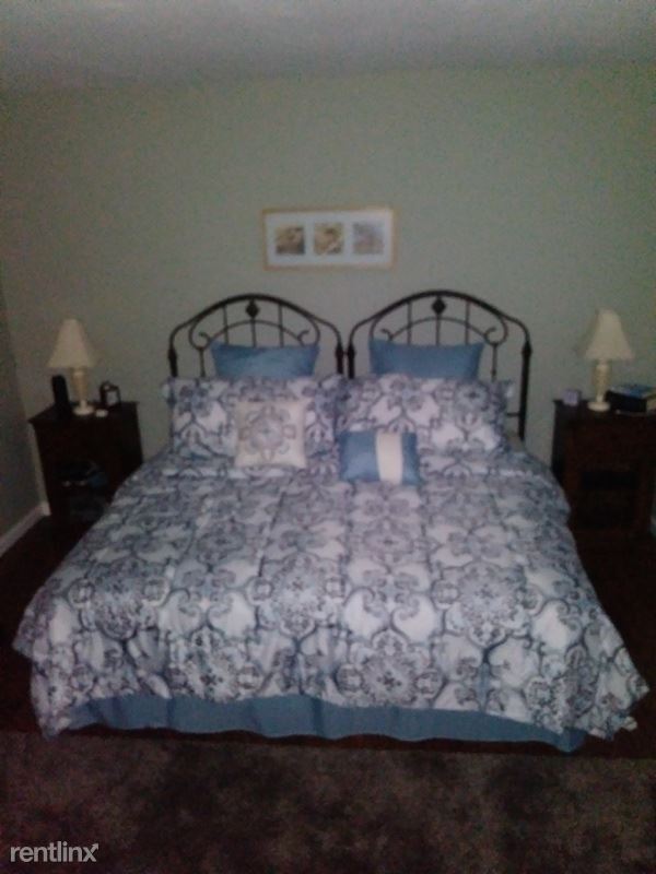 Building Photo - 2 br, 1.5 bath Townhome - 1884 Lanes Mill Rd
