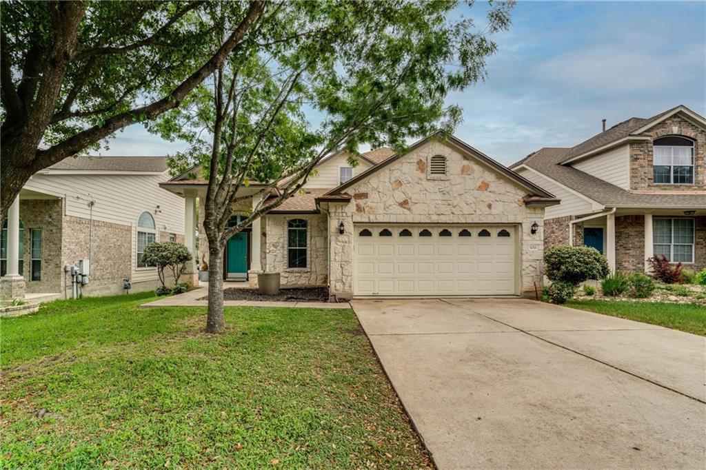 Foto principal - 3016 Fleet Dr