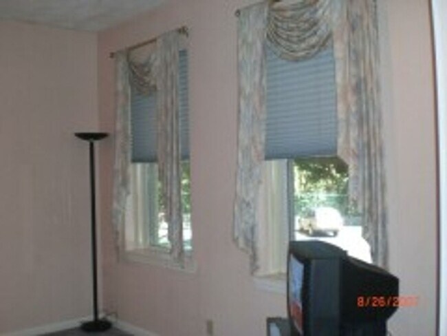 Foto del edificio - 3 Bed 2 Bath - Allston/Brighton 9/1