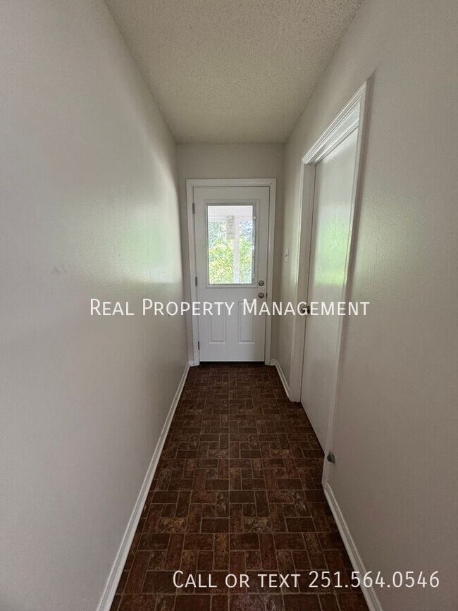 Foto del edificio - 2808 Westmoor Ct