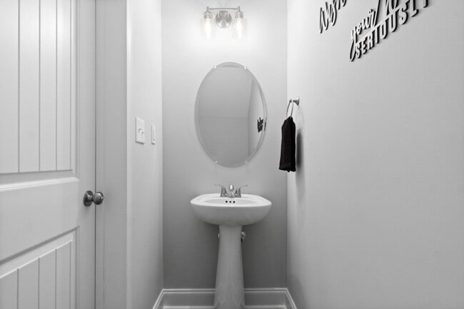 Building Photo - 541 New S Dr