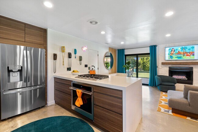 Foto del edificio - Stylish Fully Furnished Home in Palm Springs - Flexible lease terms