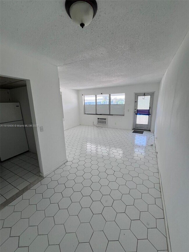 Building Photo - 89 Berkshire D