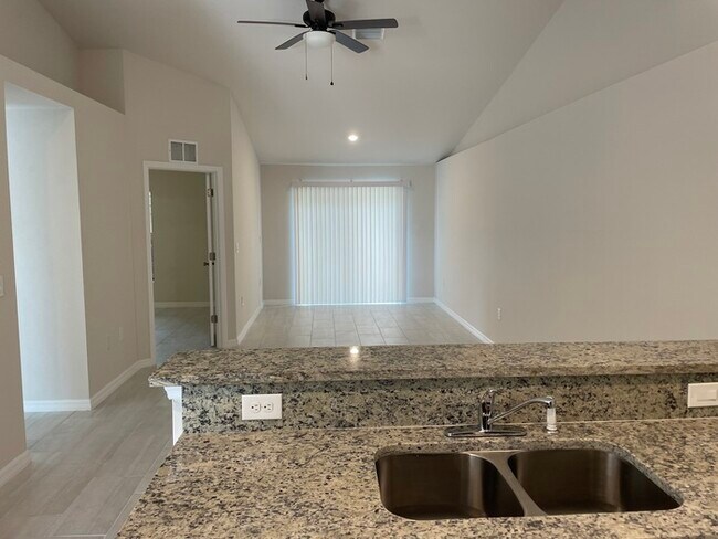 Foto del edificio - SE Cape Coral Rental Unit