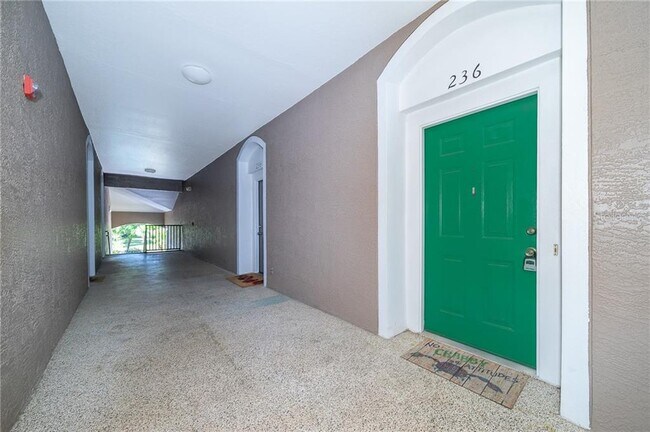 Foto del edificio - 7135 Yacht Basin Ave