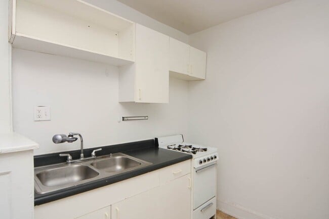 Building Photo - 2336 N Spaulding Ave