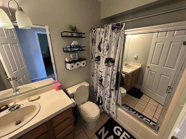 Foto del edificio - 1641 Olympus Dr