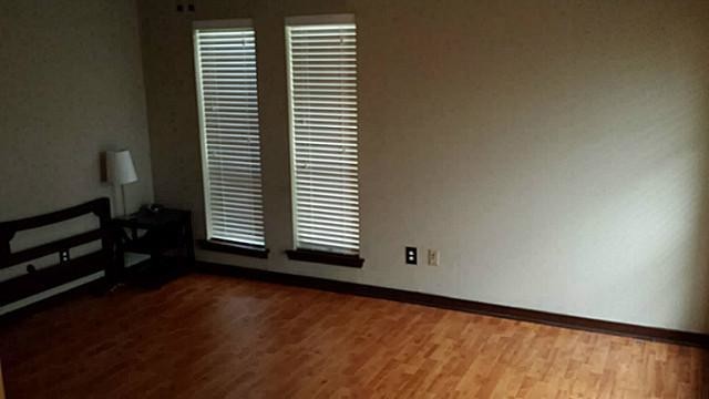 Foto del edificio - 5808 Sandhurst Ln