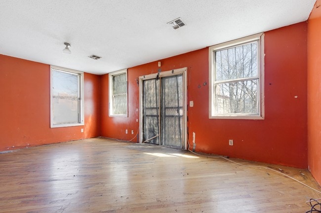 Interior Photo - 738 Elton Ave