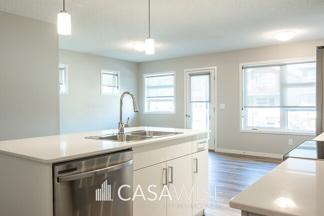 Photo du bâtiment - 17223-1729A 9A Ave SW