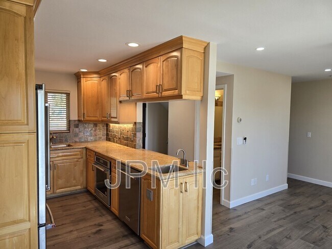 Building Photo - 1308 Cave Rock Dr