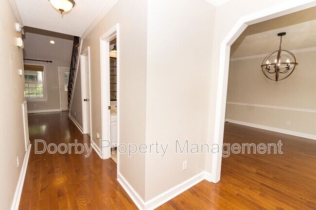 Foto del edificio - 510 Woodrose Ln
